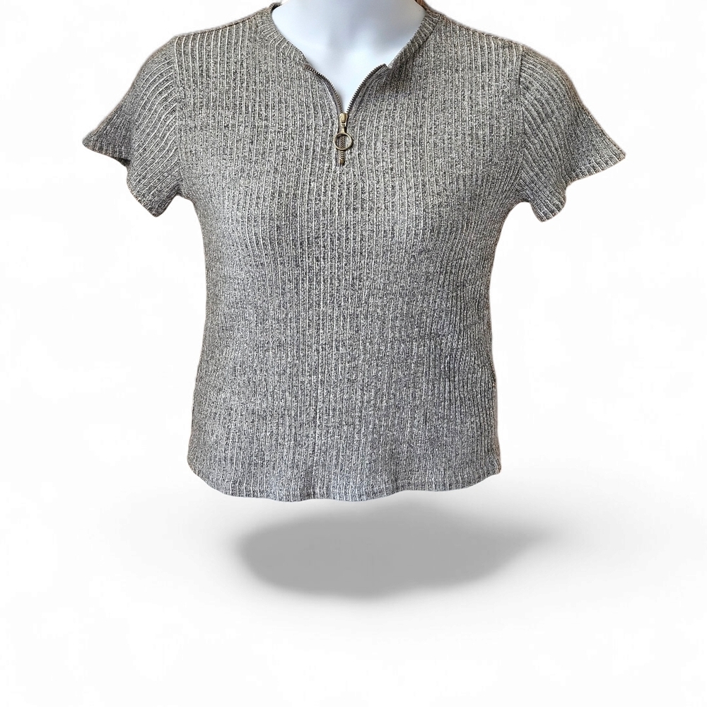 H&M Gray Ribbed Crop Top